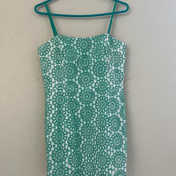 Lilly Pulitzer Green Floral Asymmetrical Dress - Picture 2 of 11